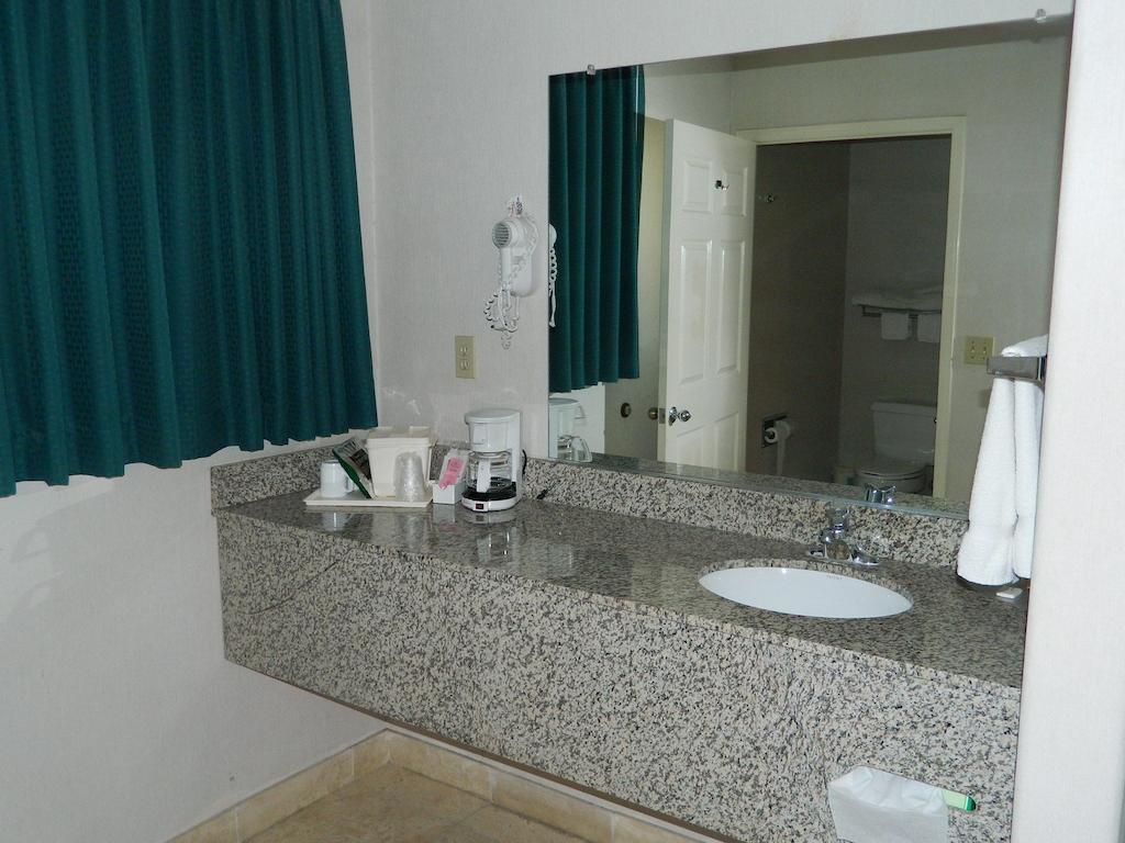 Capital Suites Blythe Habitación foto